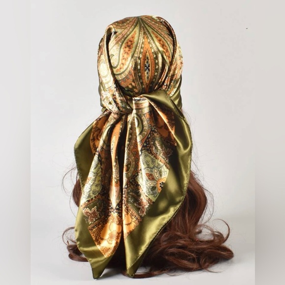 Accessories - Satin square scarf / new / green color